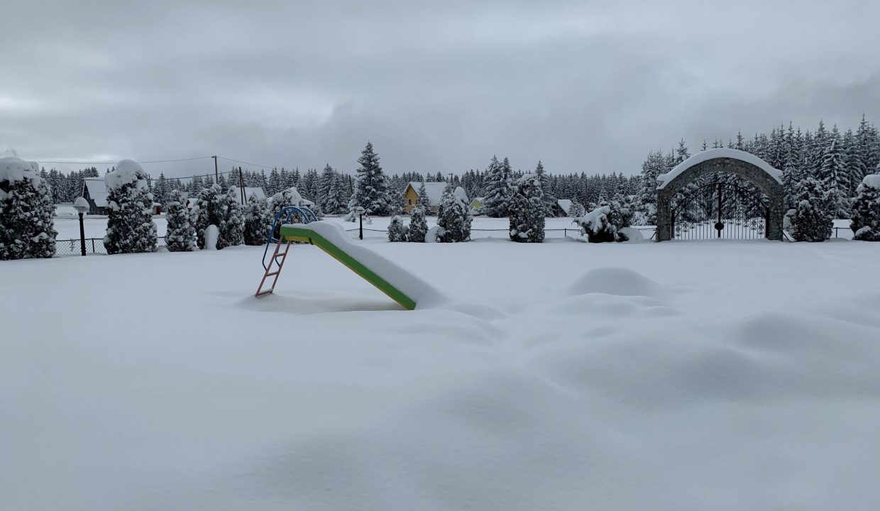 vikendica-na-goliji-1-scaled